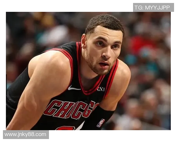 伊曼纽尔奎克利的崛起之路:从新秀到球队核心的蜕变与成长 伊曼纽尔奎克利的崛起之路:从新秀到球队核心的蜕变与成长