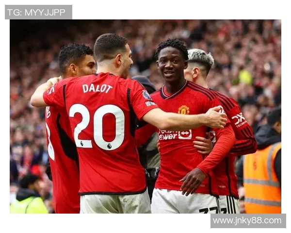 利物浦与曼联历史交锋战绩分析揭示两队恩怨情仇与荣耀时刻 利物浦与曼联历史交锋战绩分析揭示两队恩怨情仇与荣耀时刻