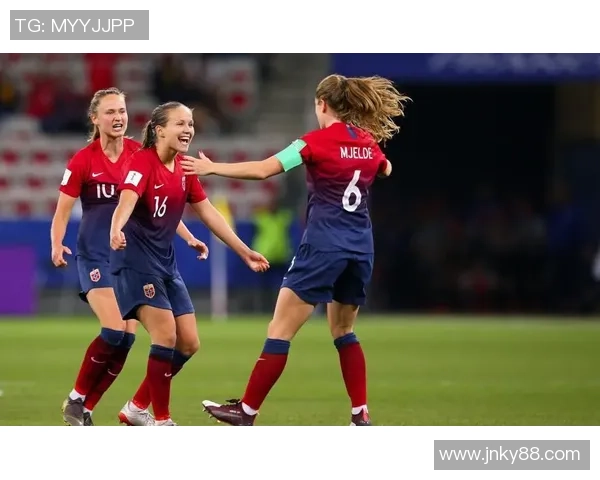 挪威女足与丹麦女足激战正酣谁能在这场对决中笑到最后 挪威女足与丹麦女足激战正酣谁能在这场对决中笑到最后